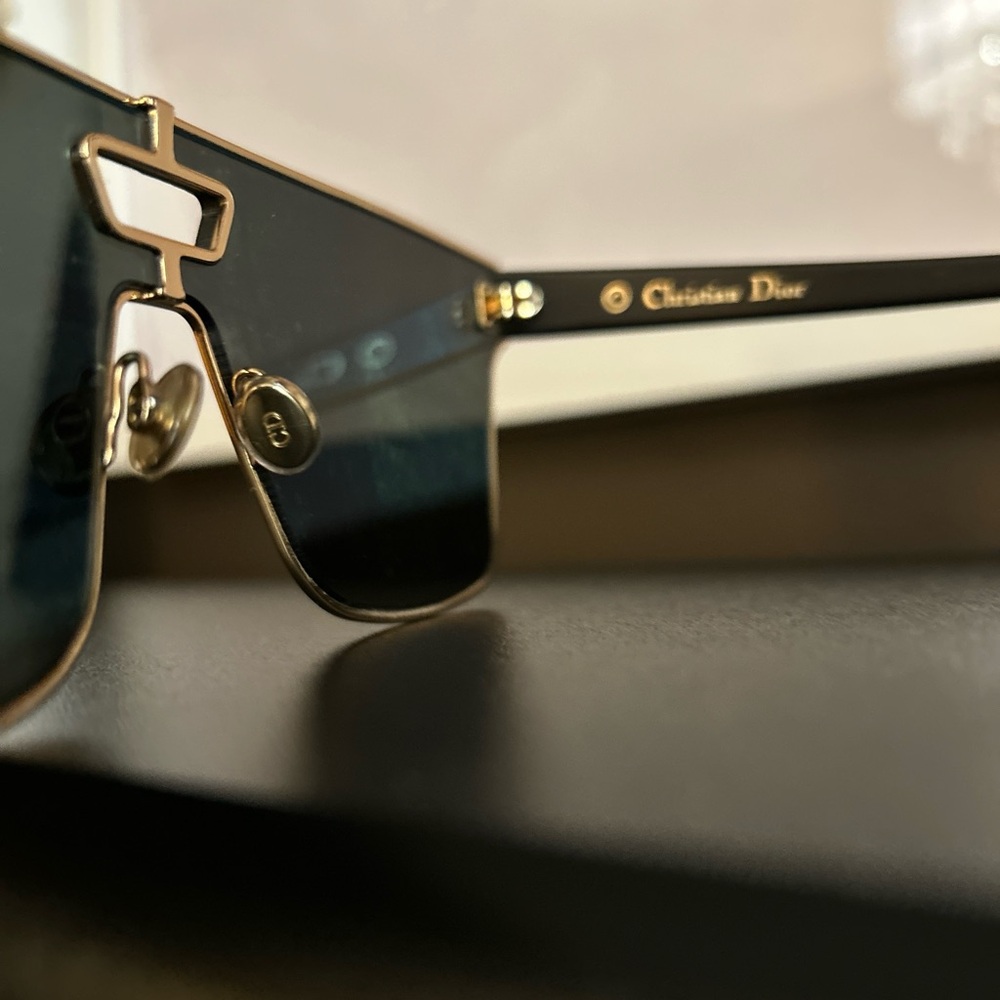 Black and Gold Dior Sunglasses- New Condition - Picture 3 of 9